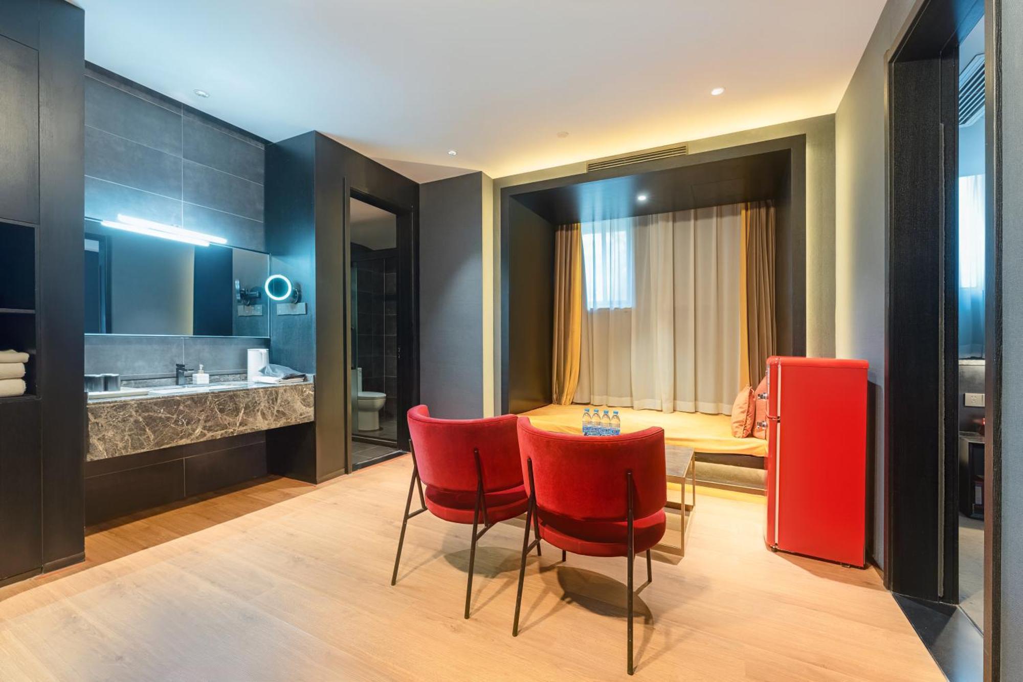 Hesu Designer Hotel & Suites -Near Xi'An Drum Tower And Yongning Gate -Free Laundry Luggage Storage -Kitty Cafe With Freshly Ground Coffee -24H Front Desk -English Service Exterior photo